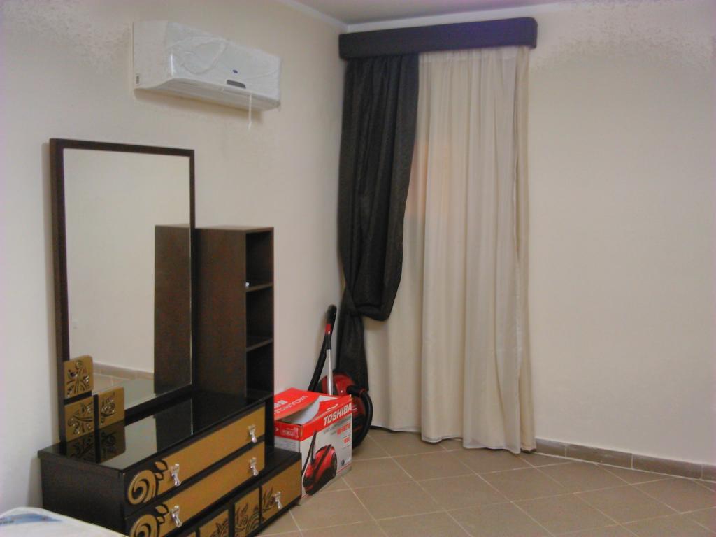 Three-Bedroom Apartment At Louly Beach Resort Айн Сохна Стая снимка