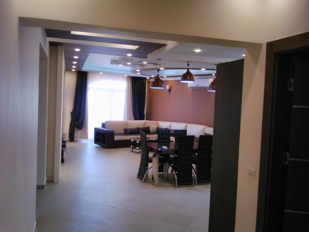 Three-Bedroom Apartment At Louly Beach Resort Айн Сохна Стая снимка