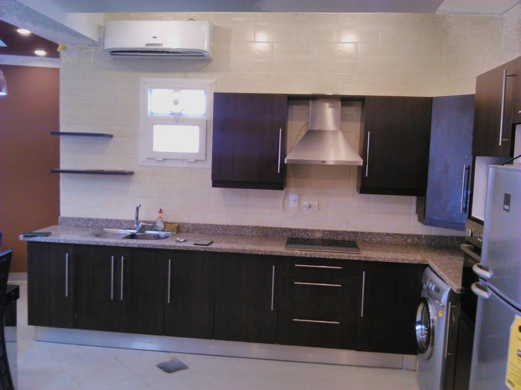 Three-Bedroom Apartment At Louly Beach Resort Айн Сохна Стая снимка