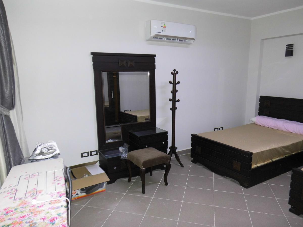 Three-Bedroom Apartment At Louly Beach Resort Айн Сохна Екстериор снимка
