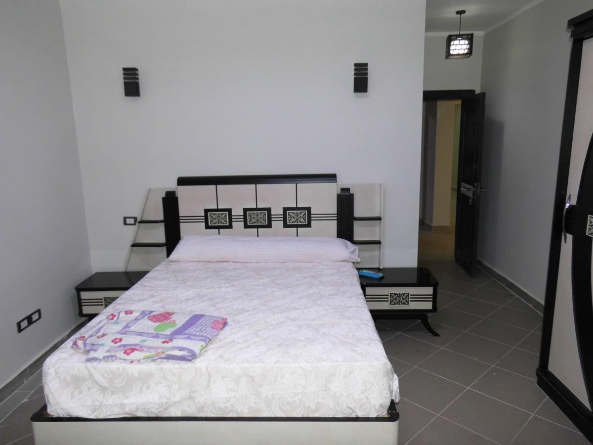 Three-Bedroom Apartment At Louly Beach Resort Айн Сохна Екстериор снимка